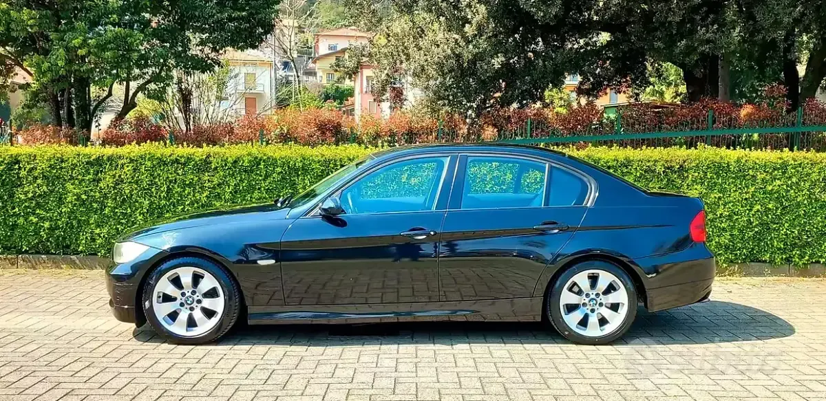Usata BMW 320 163 CV (119 kW) 2005 Nero Berlina