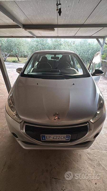 Usata Peugeot 208 Active 68 CV (50 kW) 2013 Grigio Utilitaria