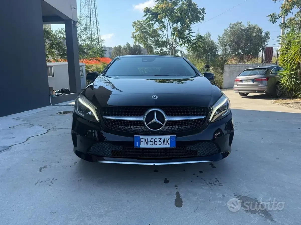Usata Mercedes A180 Executive 109 CV (80 kW) 2018 Nero Berlina