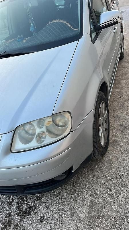 Usata VW Touran 2005 Grigio Monovolume