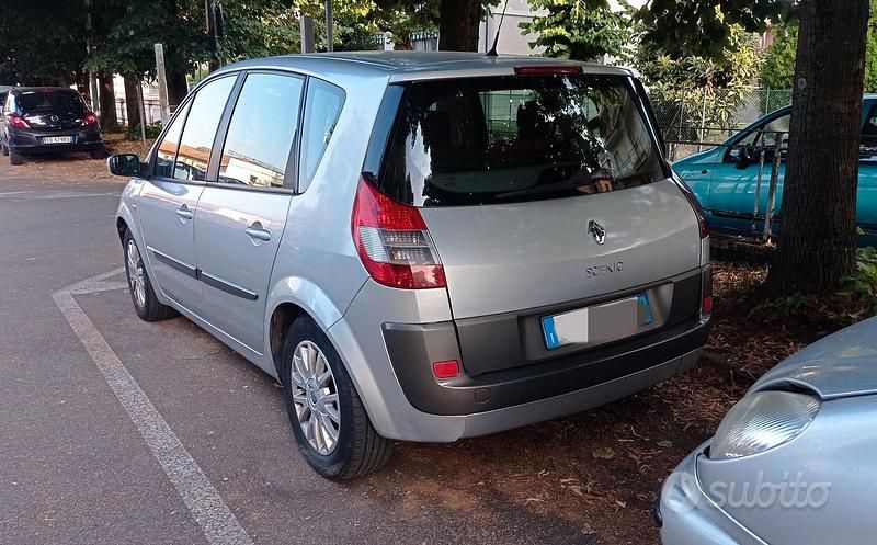 Usata Renault Scénic II 130 CV (95 kW) 2006 Monovolume