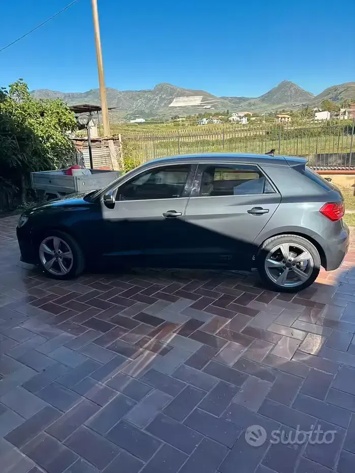 Usata Audi A1 116 CV (85 kW) 2019 Grigio SUV