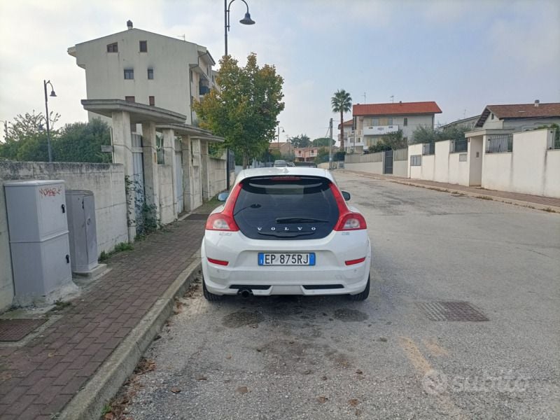 Usata Volvo C30 R-Design 109 CV (80 kW) 2013 Utilitaria