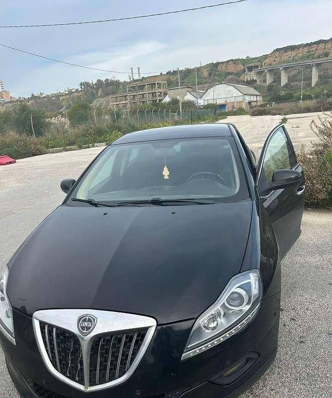 Usata Lancia Delta 165 CV (121 kW) 2011 Utilitaria