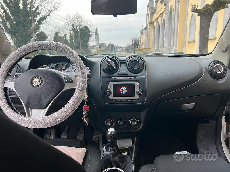 Usata Alfa Romeo MiTo Distinctive 84 CV (61 kW) 2014 Bianco Utilitaria