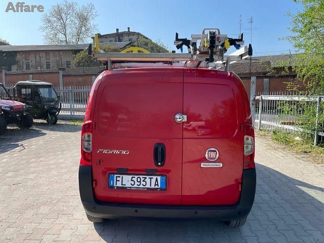 Usata Fiat Fiorino 95 CV (69 kW) 2017 Rosso pastello Monovolume