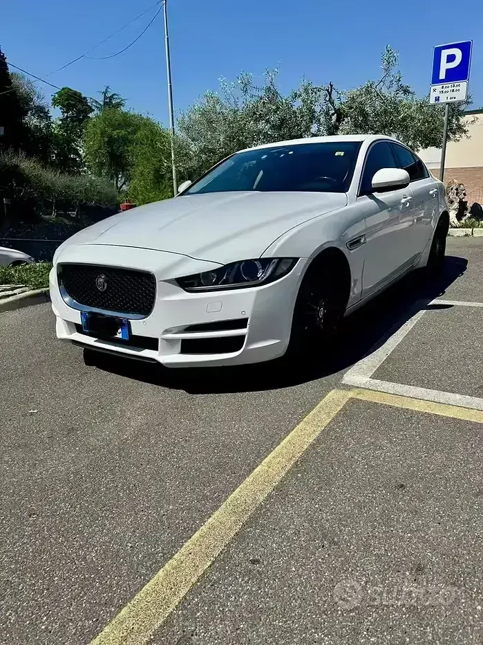 Usata Jaguar XE 179 CV (131 kW) 2017 Bianco Berlina