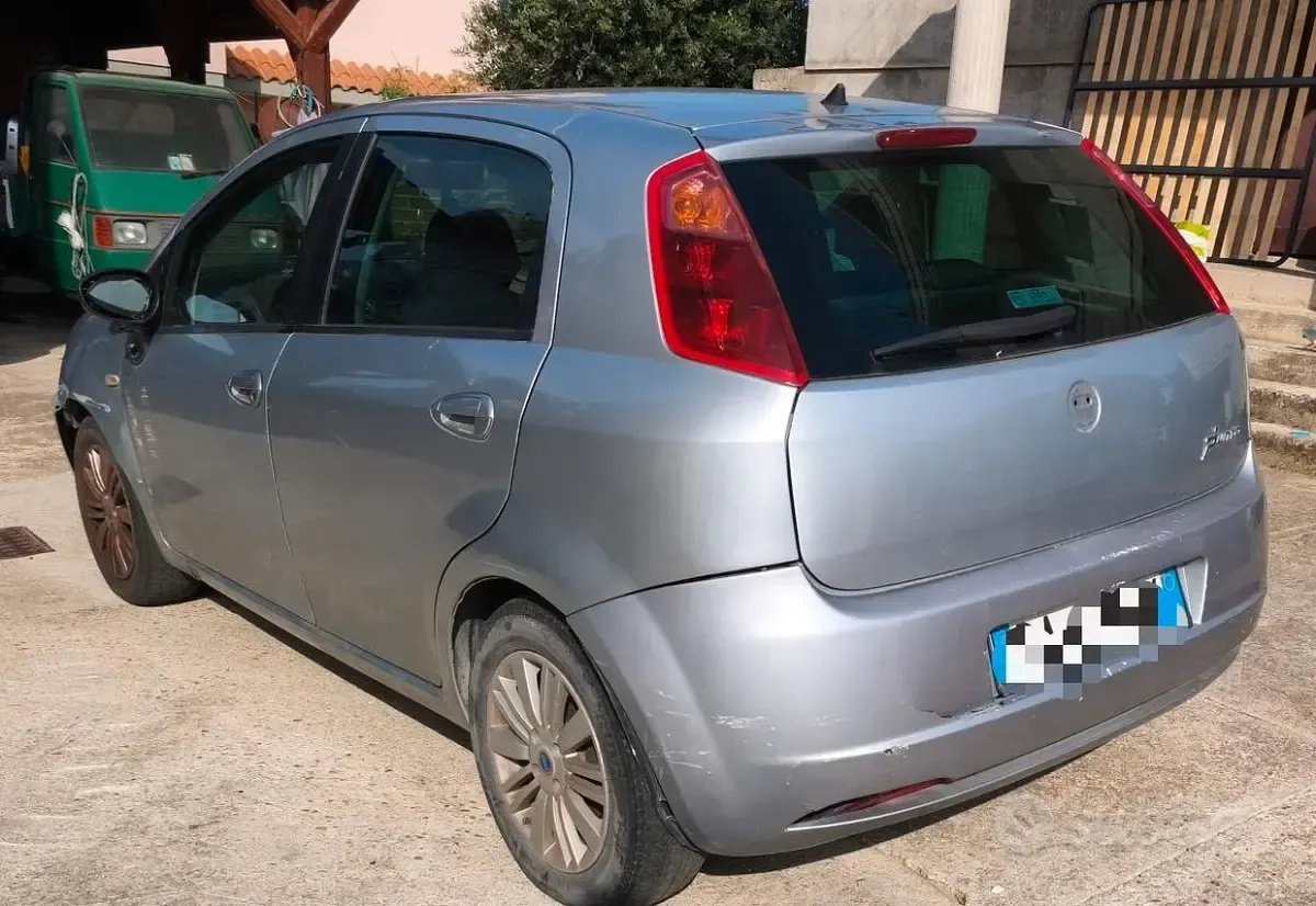 Usata Fiat Punto 69 CV (50 kW) 2006 Grigio Utilitaria
