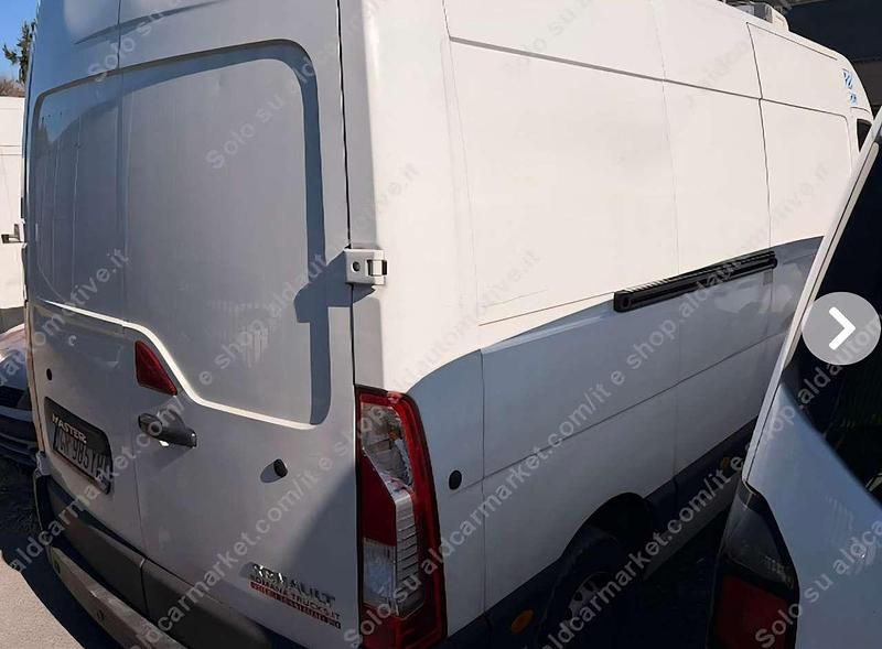 Usata Renault Master 136 CV (100 kW) 2023 Bianco Monovolume