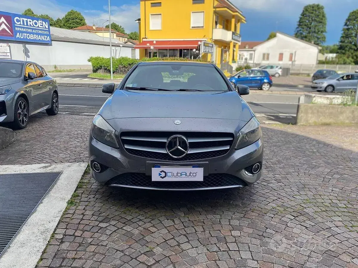 Usata Mercedes A180 Premium 122 CV (89 kW) 2012 Grigio Berlina