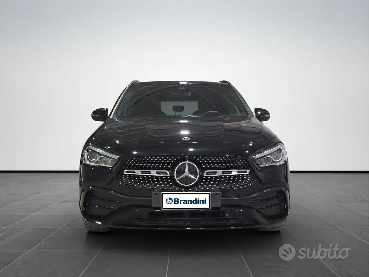 Usata Mercedes GLA200 Premium 150 CV (110 kW) 2023 Nero SUV