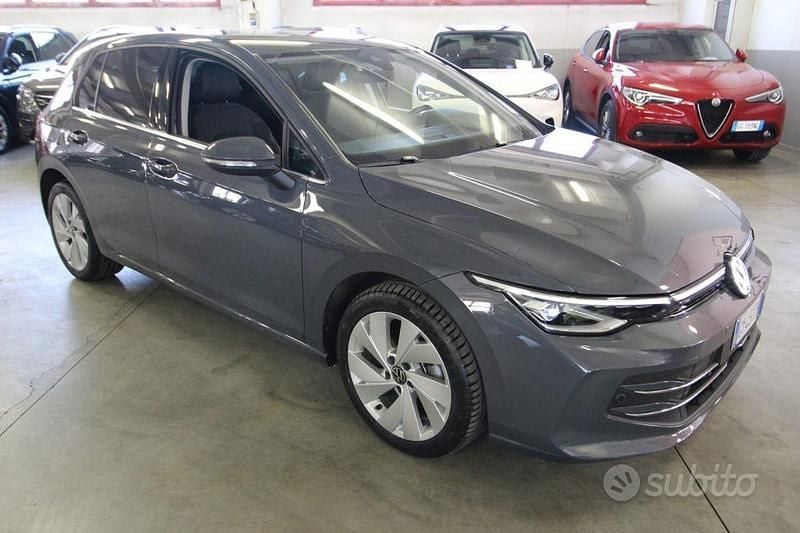 Usata VW Golf VIII Style 150 CV (110 kW) 2025 Grigio scuro Berlina