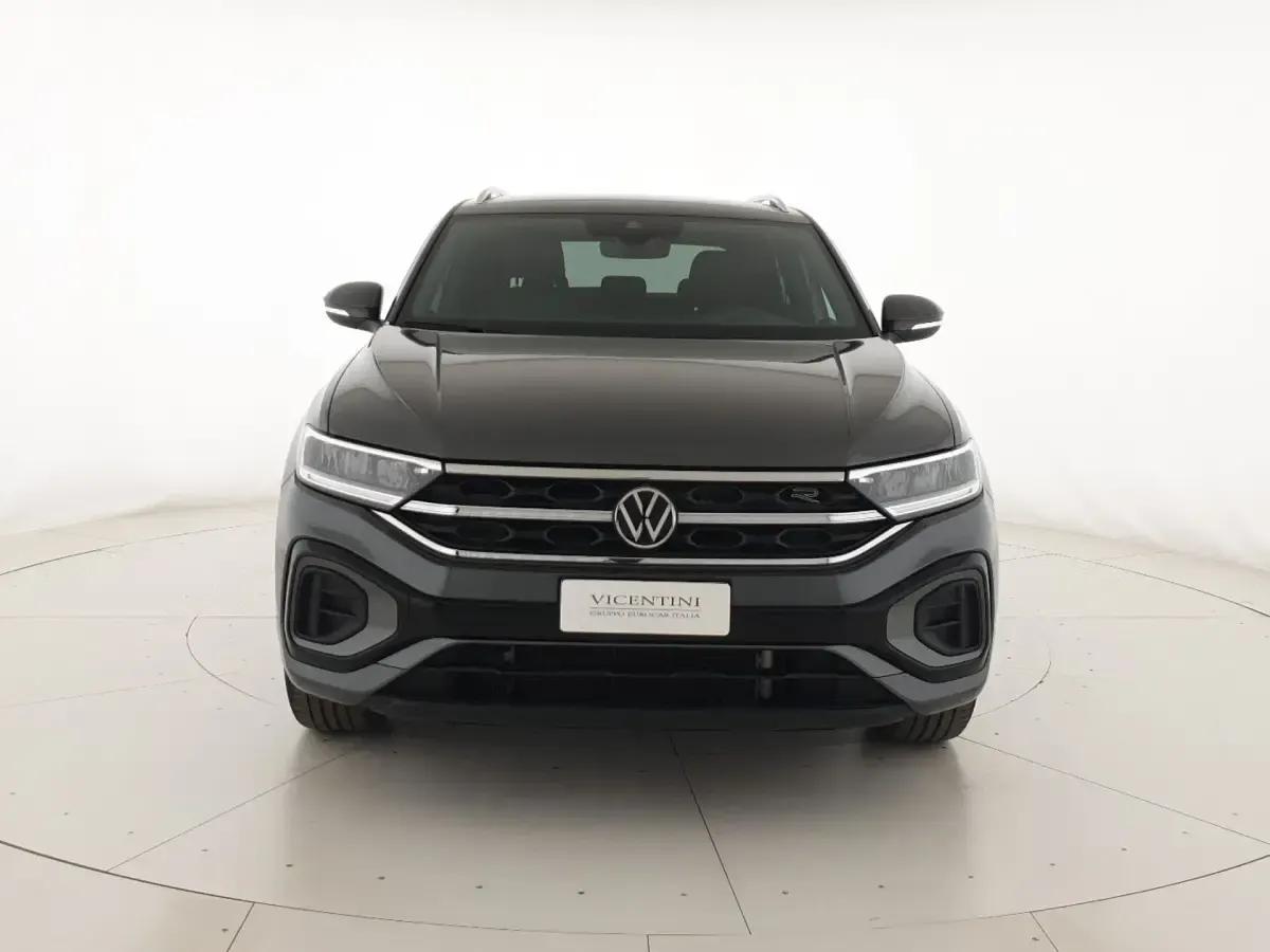 Usata VW T-Roc R-line 110 CV (80 kW) 2023 Indium grey metallizzato SUV