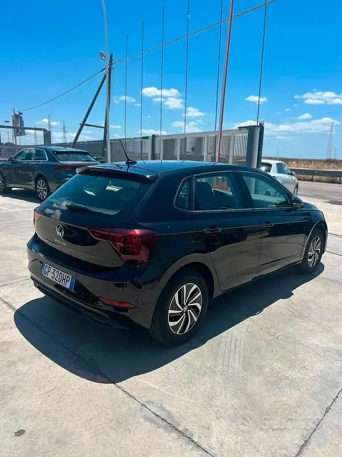 Usata VW Polo Life 95 CV (69 kW) 2023 Nero Utilitaria