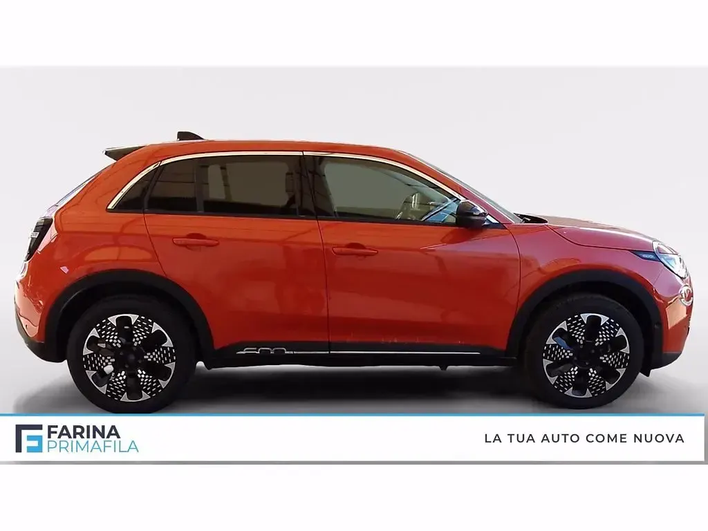 Nuova Fiat 600 La Prima 110 CV (80 kW) 2025 Arancio sole d'italia SUV