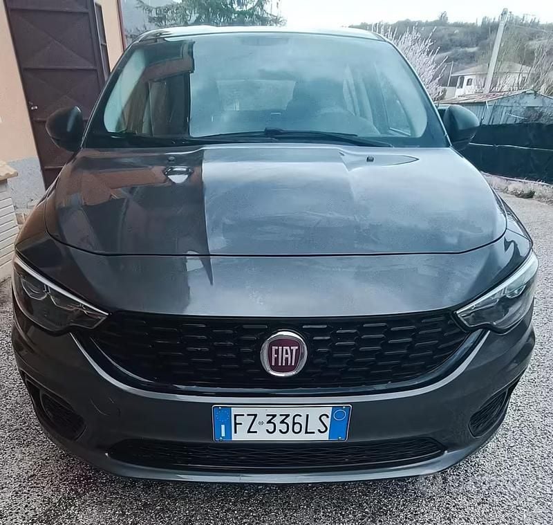 Usata Fiat Tipo Street 95 CV (69 kW) 2020 Grigio Berlina