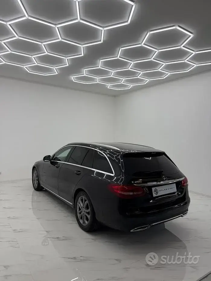 Usata Mercedes C200 Premium 184 CV (135 kW) 2018 Nero Station wagon