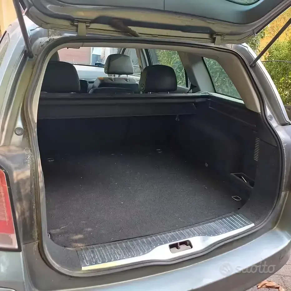 Usata Opel Astra 101 CV (74 kW) 2005 Grigio Station wagon
