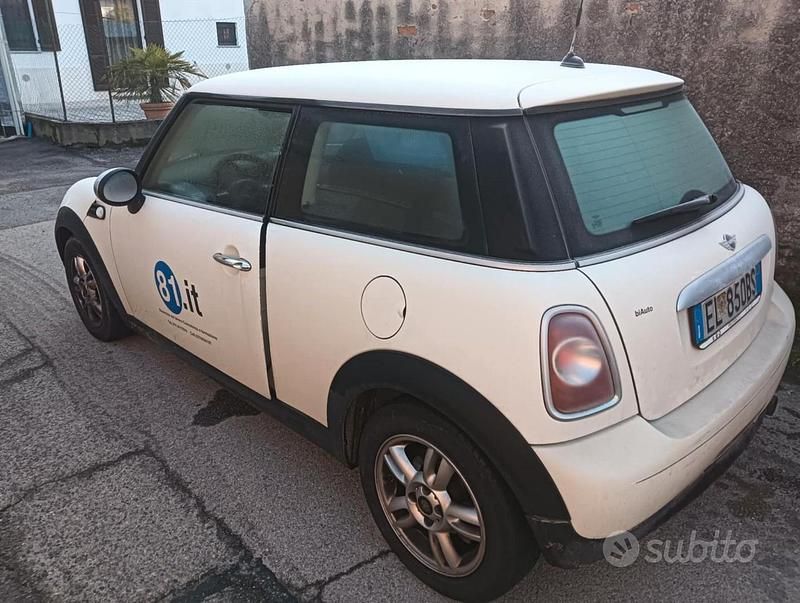 Usata Mini Cooper 2011 Bianco Utilitaria