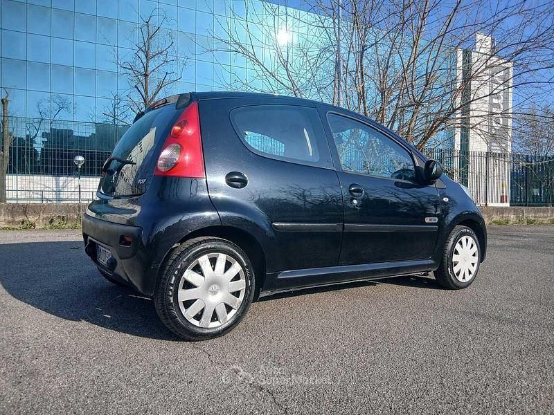 Usata Peugeot 107 Urban Move 68 CV (50 kW) 2008 Nero Utilitaria