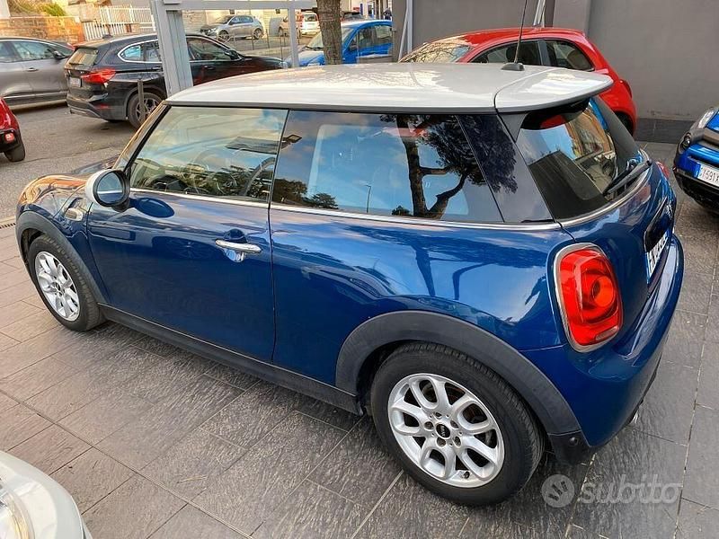 Occasion Mini Cooper D 116 ch (85 kW) 2018 Bleue Citadine