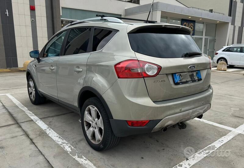 Usato 2009 Ford Kuga 2.0 Diesel 136 CV (8.500 €)