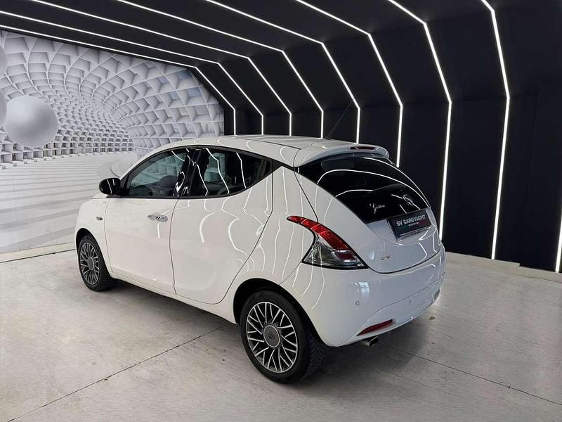 Usata Lancia Ypsilon S 95 CV (69 kW) 2016 Bianco Utilitaria