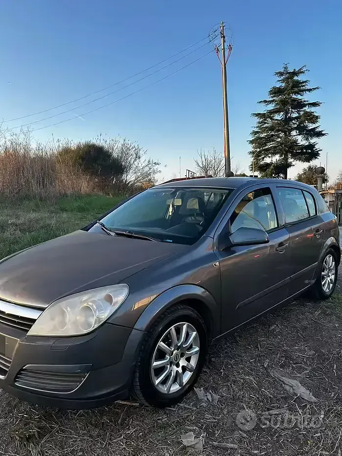 Usata Opel Astra 105 CV (77 kW) 2004 Grigio Berlina