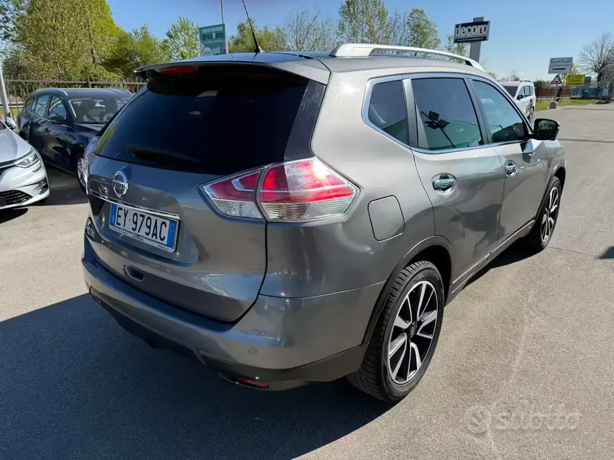 Gebraucht Nissan X-Trail Tekna 131 PS (96 kW) 2015 Grau SUV