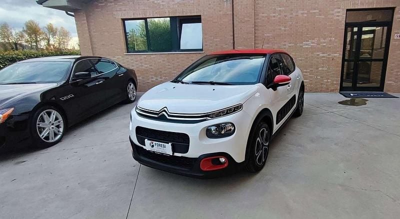 Bianco/tetto rosso Usata 2019 Citroën C3 PureTech Tre volumi | 9950 € (Buon prezzo) - Immagine 1/4