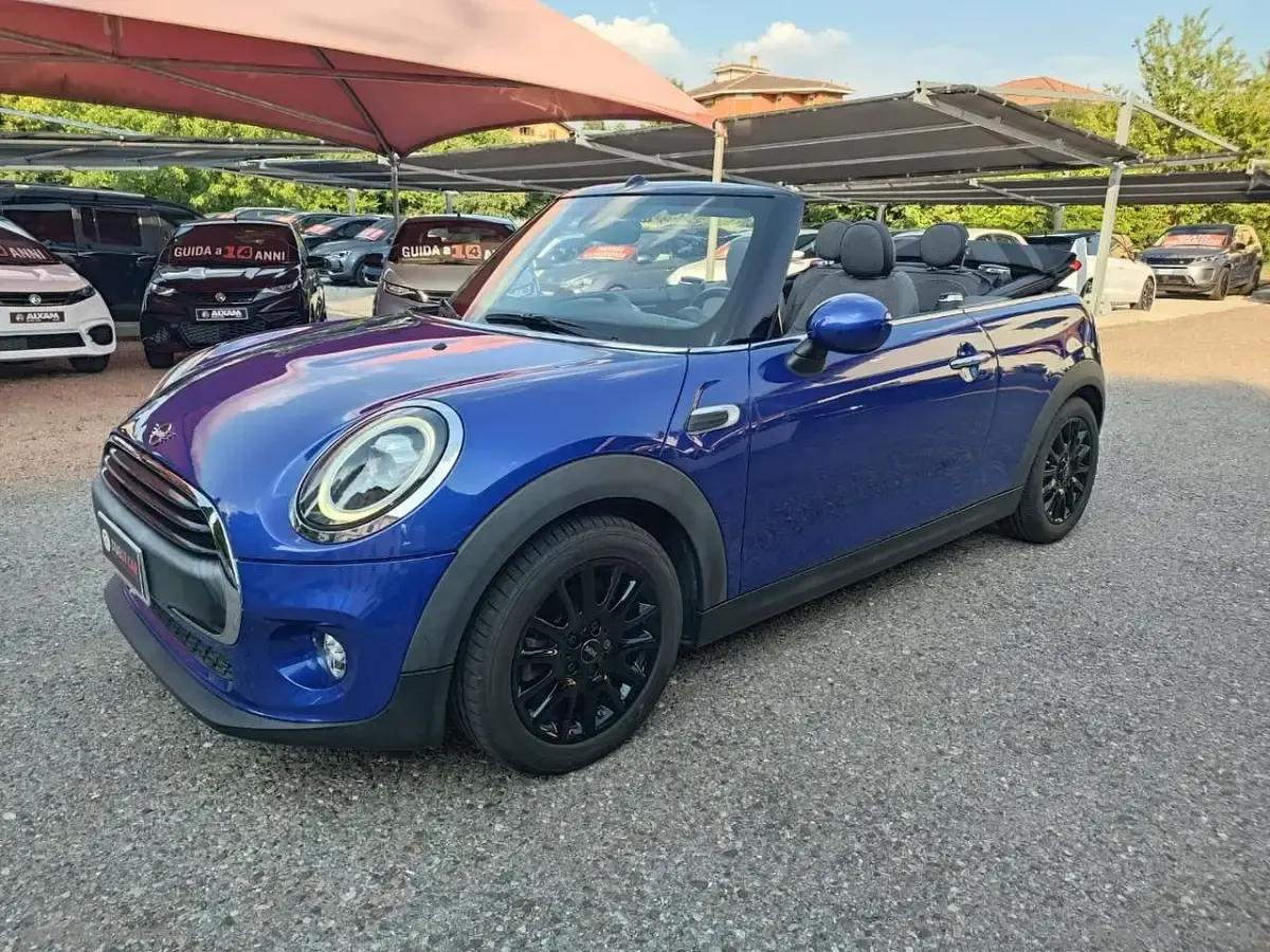 Usata Mini Cooper Hype 102 CV (75 kW) 2018 Blu/azzurro Utilitaria