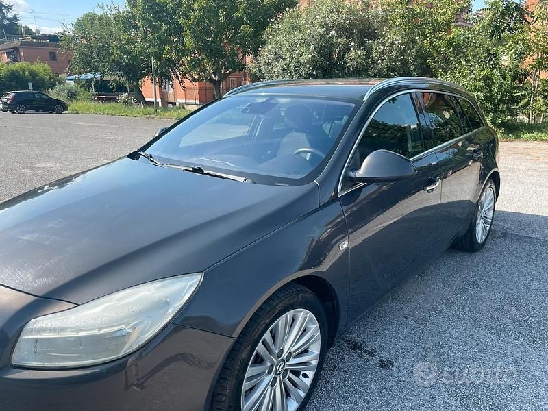 Grigio Usata 2013 Opel Insignia Cosmo Station wagon | 5900 € (Buon prezzo) - Immagine 1/4