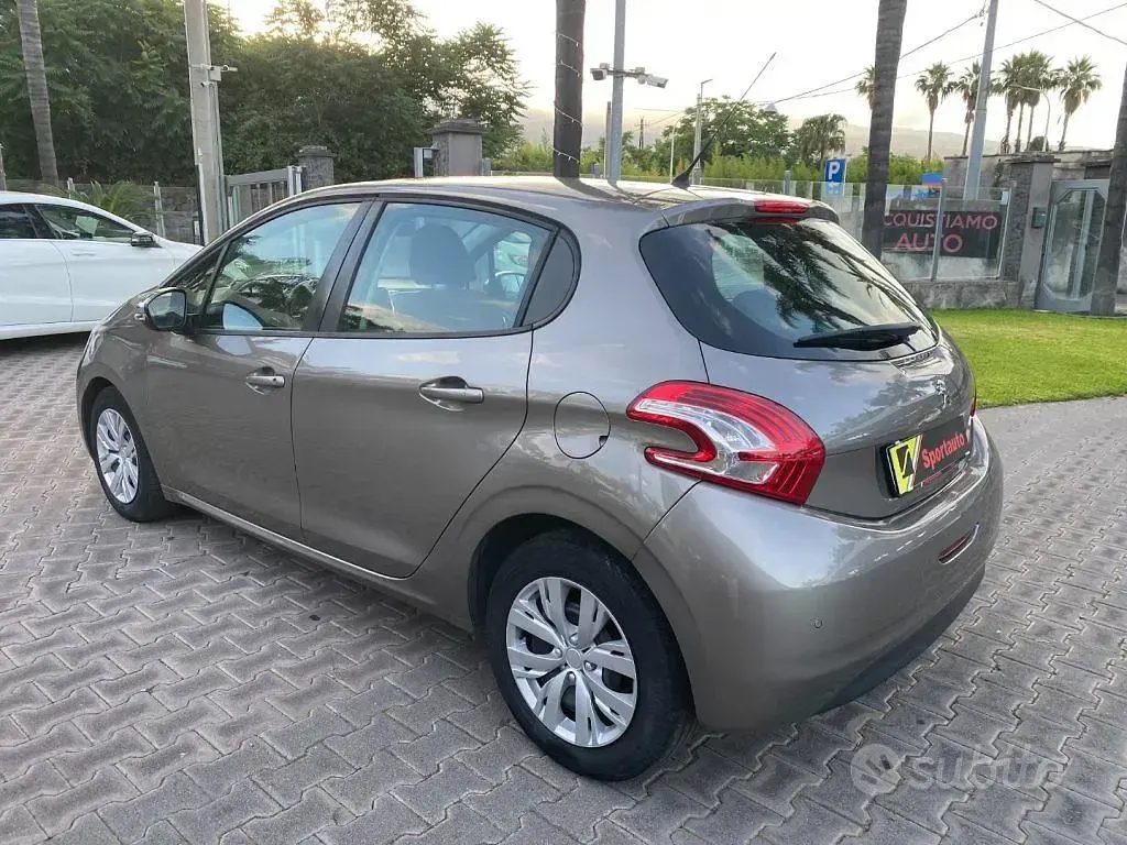 Usata Peugeot 208 Active 68 CV (50 kW) 2012 Grigio Utilitaria