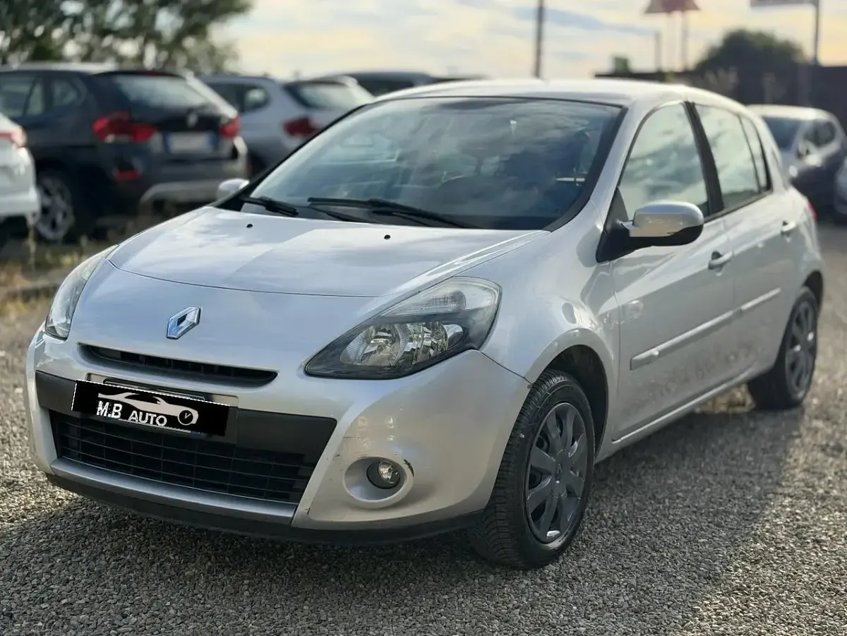 Usata Renault Clio II 72 CV (52 kW) 2010 Berlina