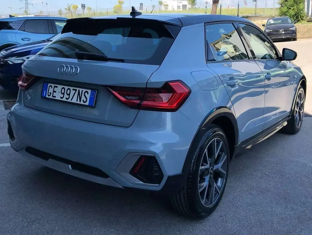 Usata Audi A1 Admired 110 CV (80 kW) 2021 Grigio freccia SUV