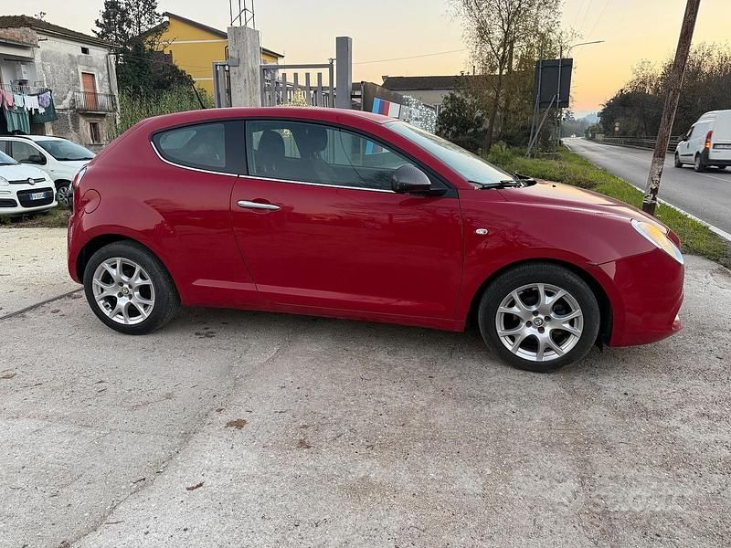 Usata Alfa Romeo MiTo Distinctive 105 CV (77 kW) 2010 Rosso Utilitaria