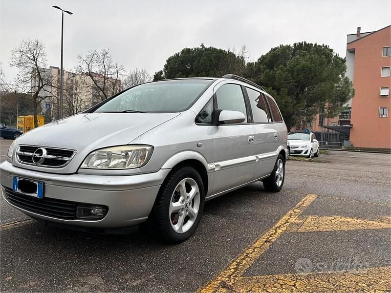 Usata Opel Zafira 2004 Monovolume
