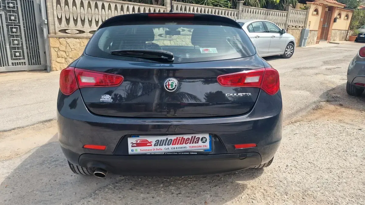 Usata Alfa Romeo Giulietta Business 120 CV (88 kW) 2017 Grigio Berlina