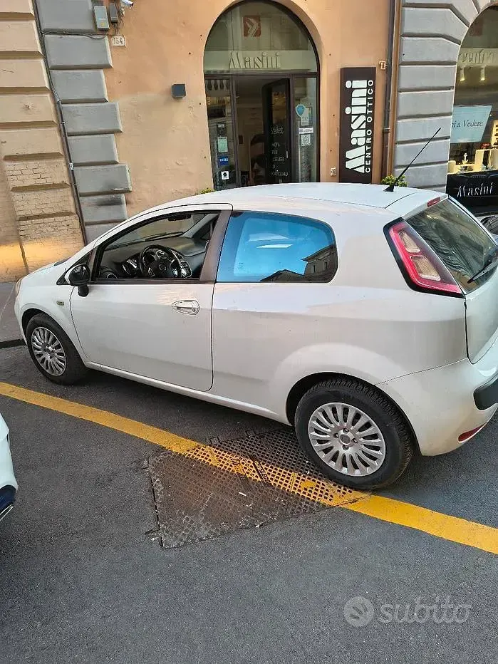 Usata Fiat Punto Evo 75 CV (55 kW) 2010 Bianco Utilitaria