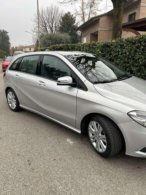 Usata Mercedes B180 Premium 109 CV (80 kW) 2013 Monovolume