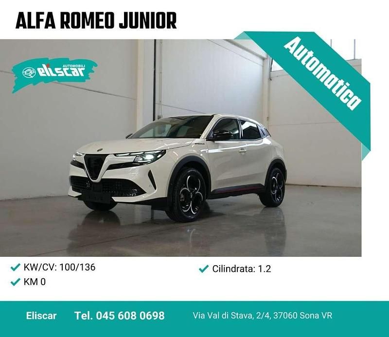 Nuova Alfa Romeo Junior Edizione Speciale 136 CV (100 kW) 2025 Bianco SUV