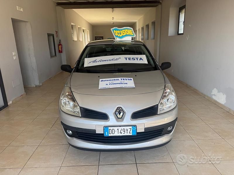 Usata Renault Clio II Luxe 75 CV (55 kW) 2007 Grigio Berlina
