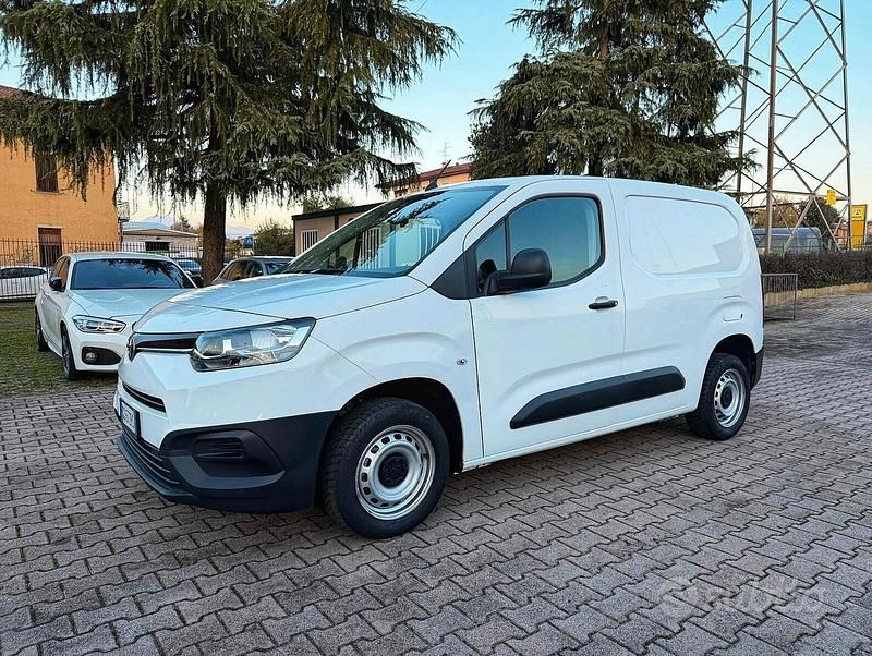 Usata Toyota Proace City City 76 CV (55 kW) 2021 Bianco Monovolume