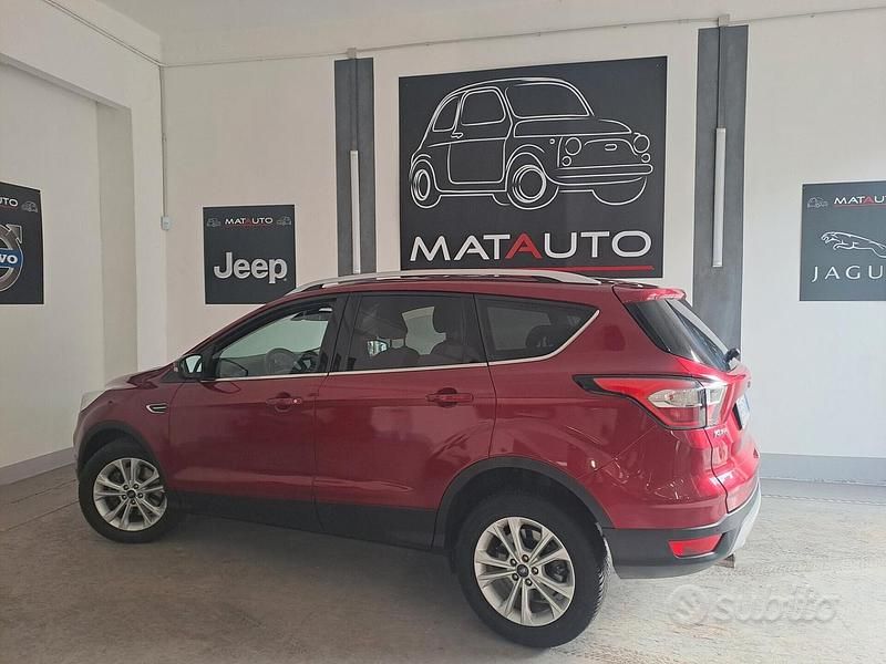 Usata Ford Kuga Titanium 120 CV (88 kW) 2018 Rosso SUV