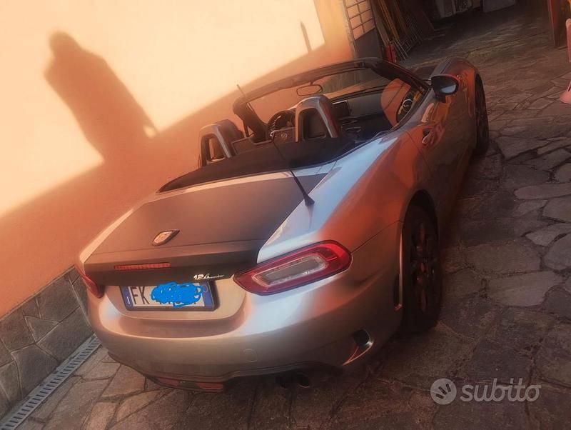 Usata Abarth 124 Spider 170 CV (125 kW) 2017 Argento Cabrio