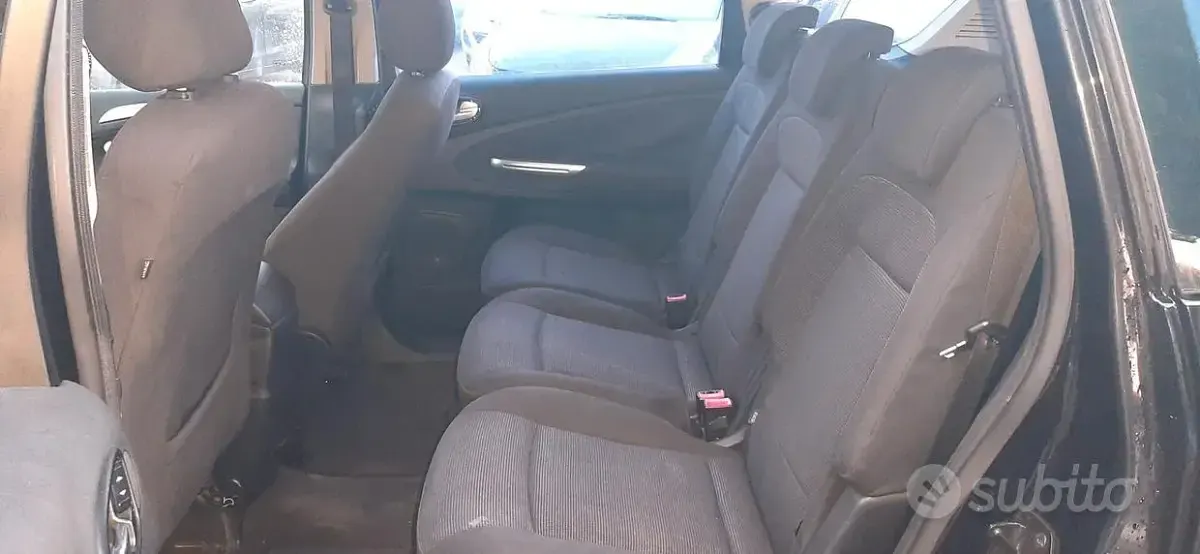 Usata Ford S-MAX Titanium 140 CV (102 kW) 2008 Nero Monovolume