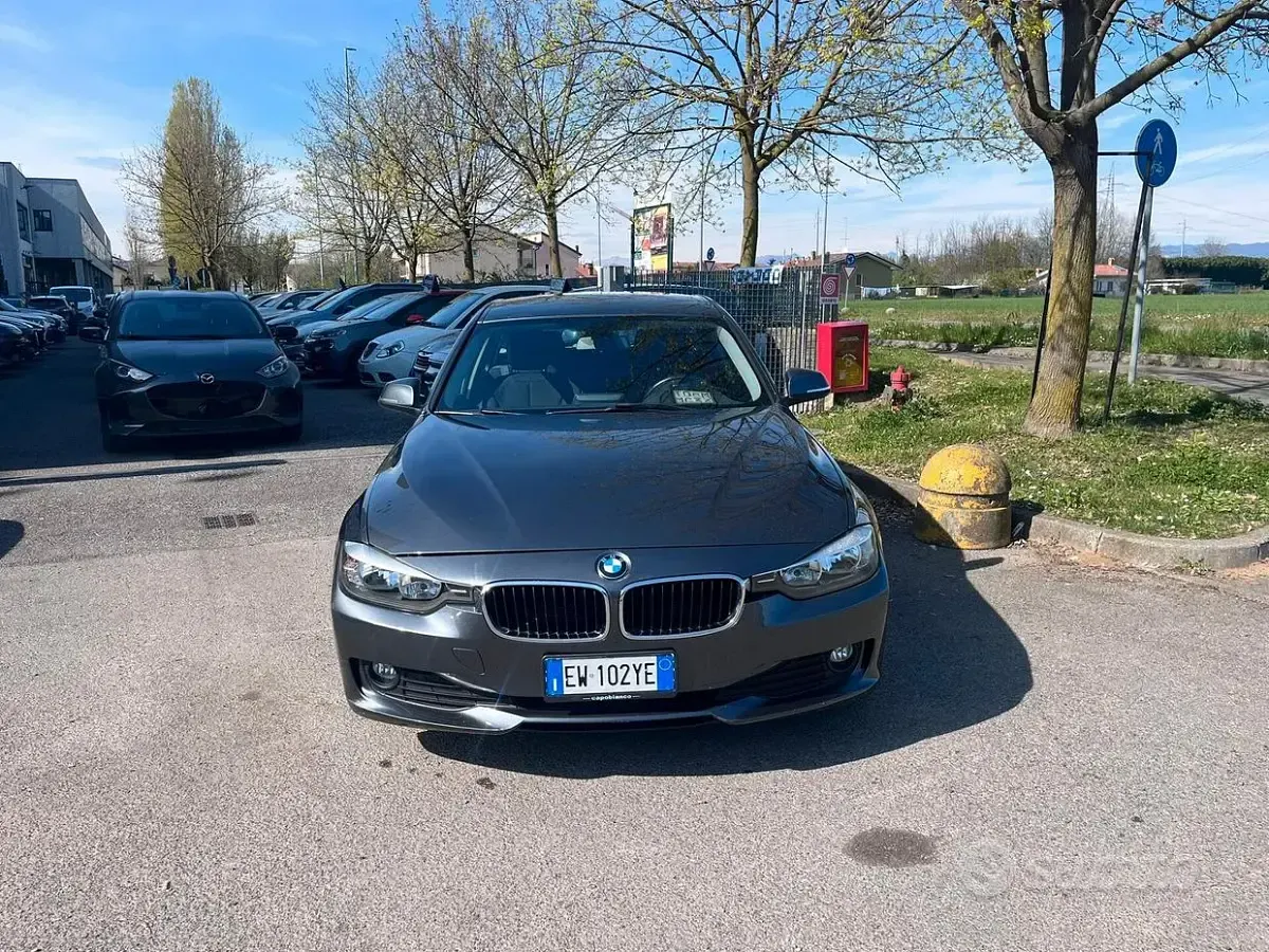 Usata BMW 318 143 CV (105 kW) 2014 Grigio Station wagon