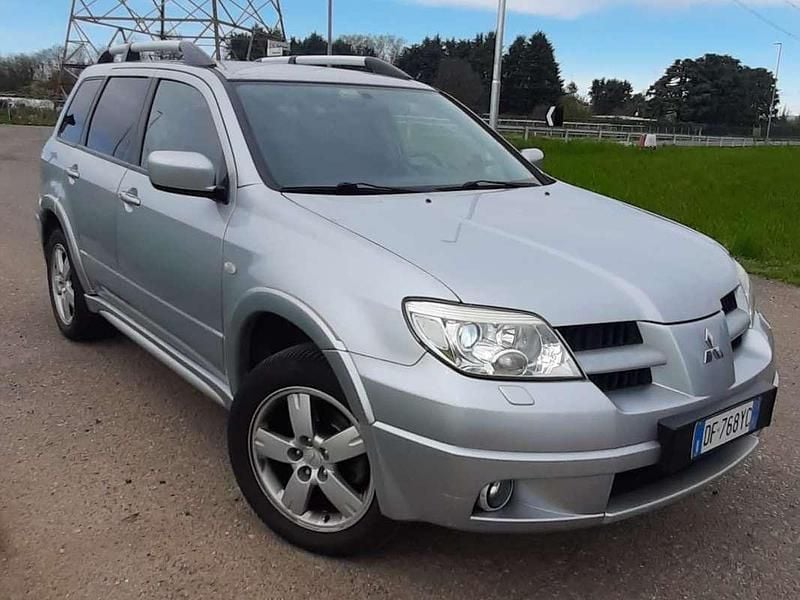 Usata Mitsubishi Outlander 136 CV (100 kW) 2007 Argento SUV