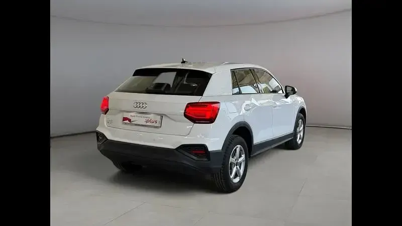 Usado Audi Q2 Business 150 CV (110 kW) 2025 Blanco SUV