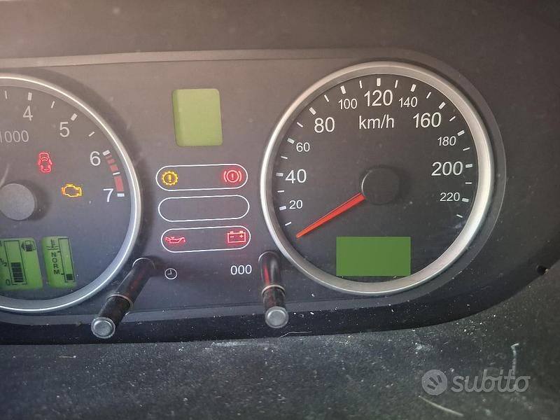 Usata Ford Fiesta 80 CV (58 kW) 2005 Nero Utilitaria
